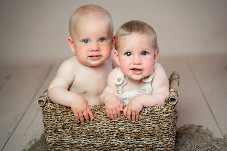 Zwillingsshooting Fotoshooting Zwillinge Babyfotograf Schwanewede Fotostudio für Familien in Bremen