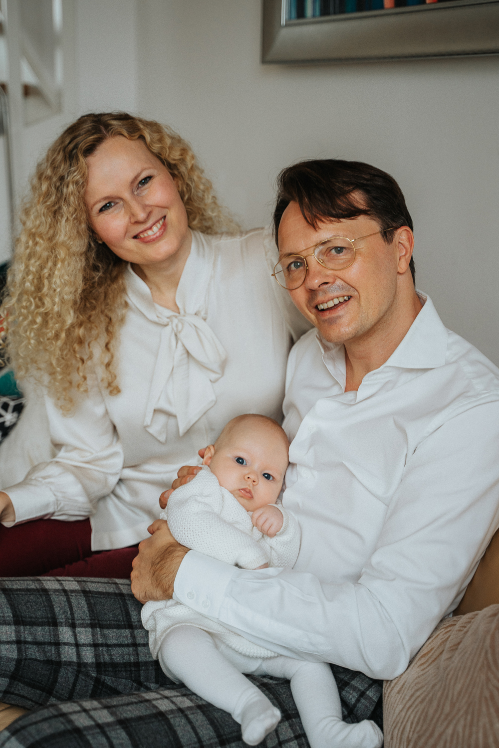 Eltern mit Baby Familienfotos Zuhause Homestory Shooting In Bremen